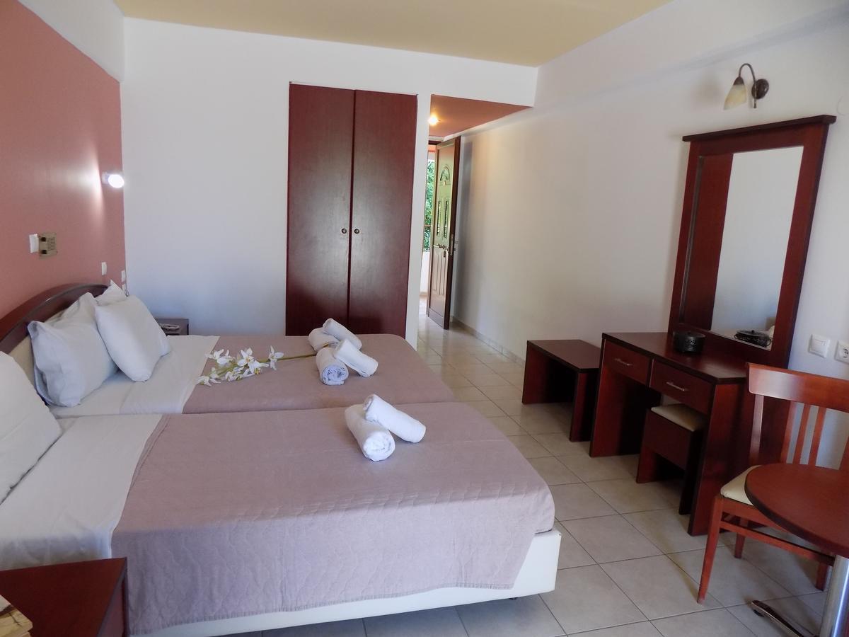 Lefkas Blue Hotel Nikiana Bagian luar foto