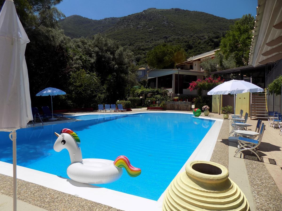 Lefkas Blue Hotel Nikiana Bagian luar foto