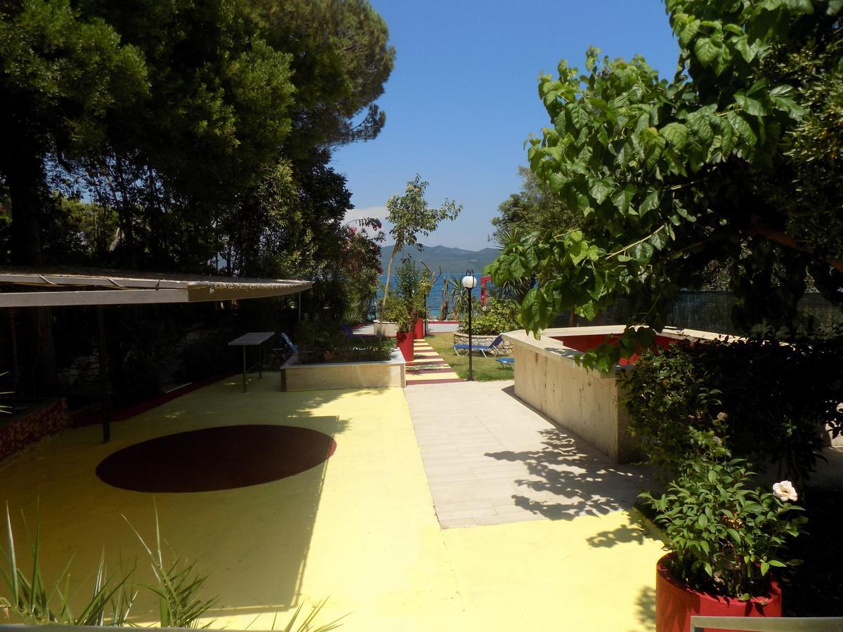 Lefkas Blue Hotel Nikiana Bagian luar foto