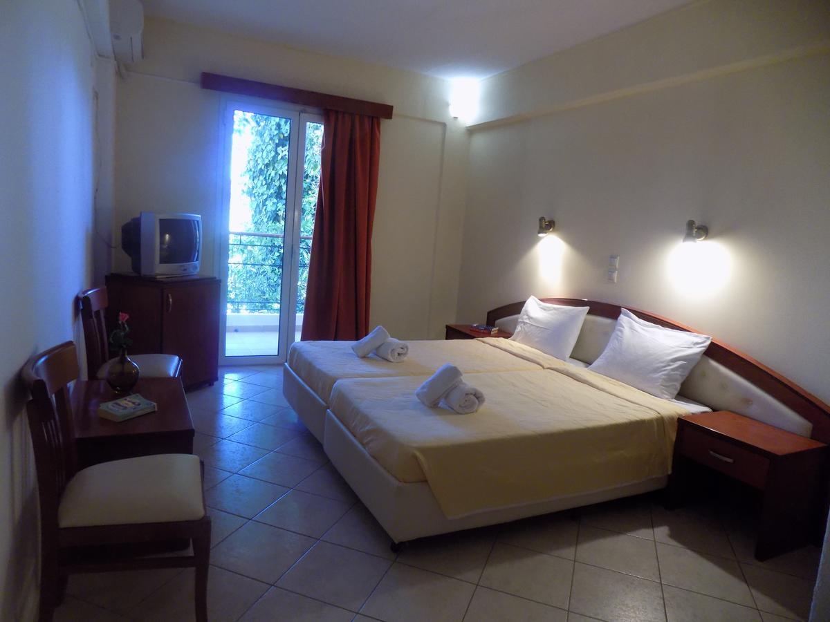Lefkas Blue Hotel Nikiana Bagian luar foto