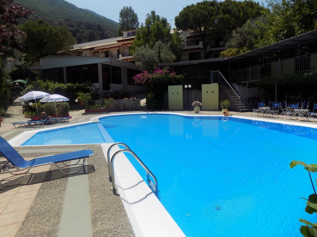 Lefkas Blue Hotel Nikiana Bagian luar foto