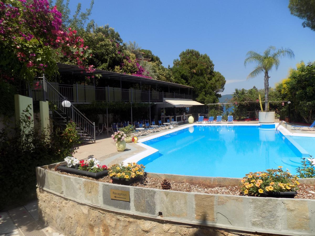 Lefkas Blue Hotel Nikiana Bagian luar foto