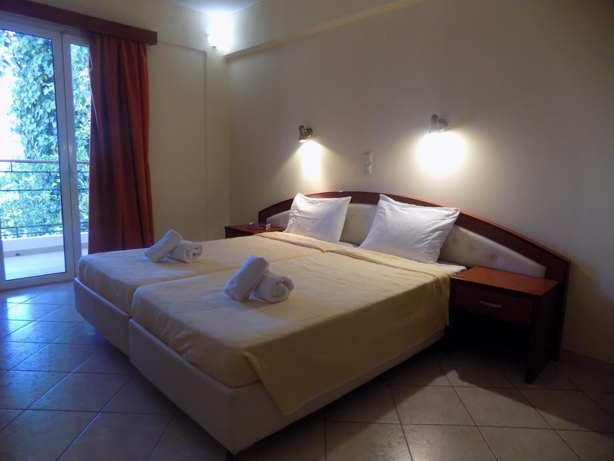 Lefkas Blue Hotel Nikiana Bagian luar foto