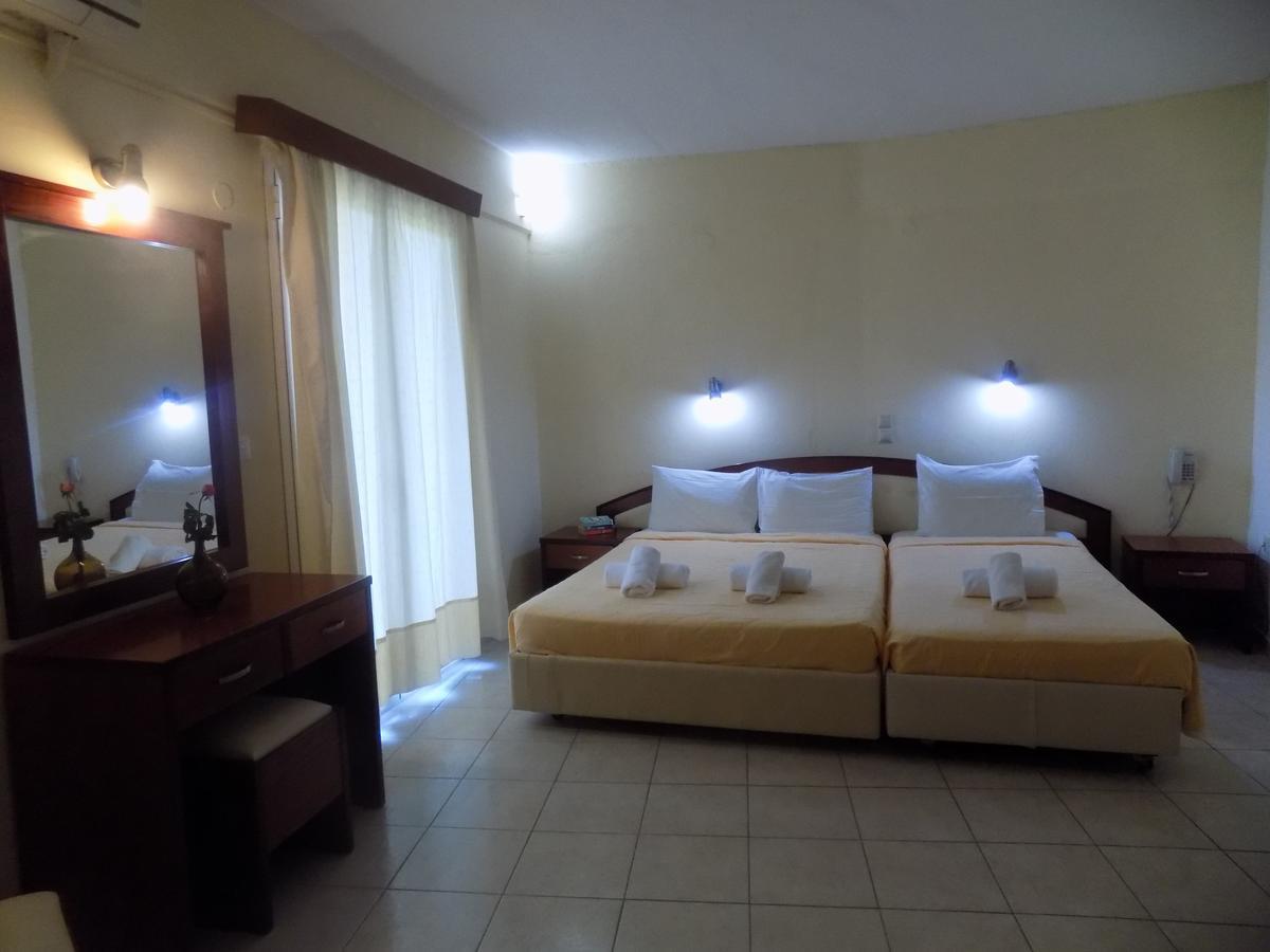 Lefkas Blue Hotel Nikiana Bagian luar foto