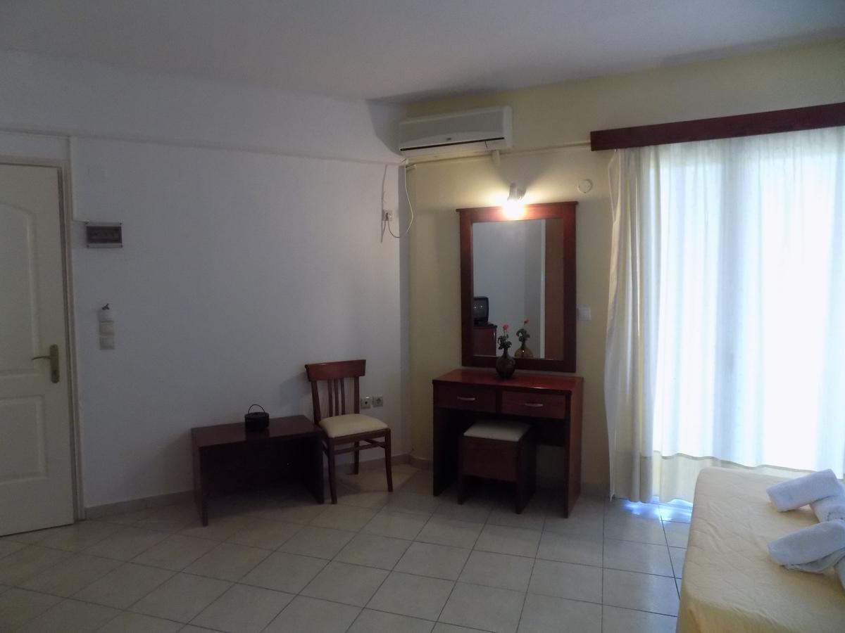 Lefkas Blue Hotel Nikiana Bagian luar foto